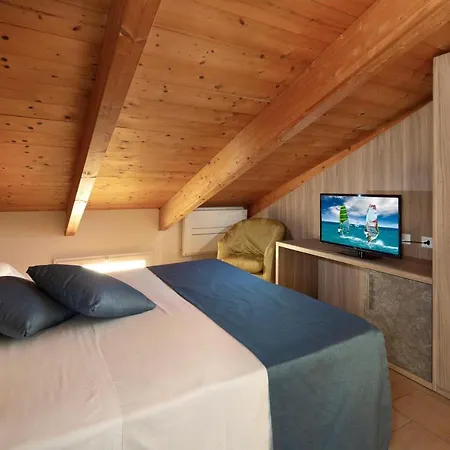 ホテル Cannes - In Pieno Centro リッチョーネ