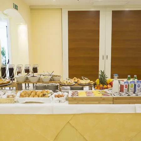 Cannes - In Pieno Centro Hotel Riccione