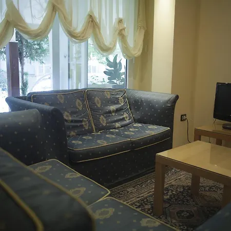 Cannes - In Pieno Centro Riccione