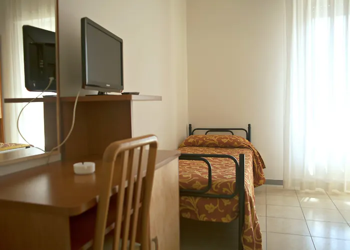 Hotel Cannes - In Pieno Centro Riccione