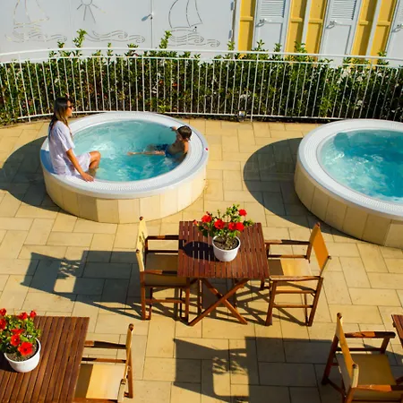 Hotell Cannes - In Pieno Centro Riccione