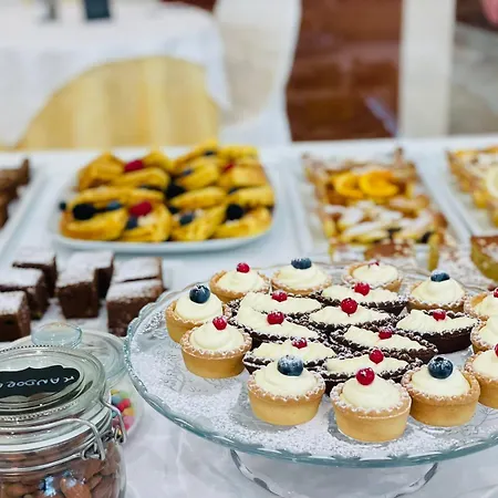 Ξενοδοχείο Cannes - In Pieno Centro