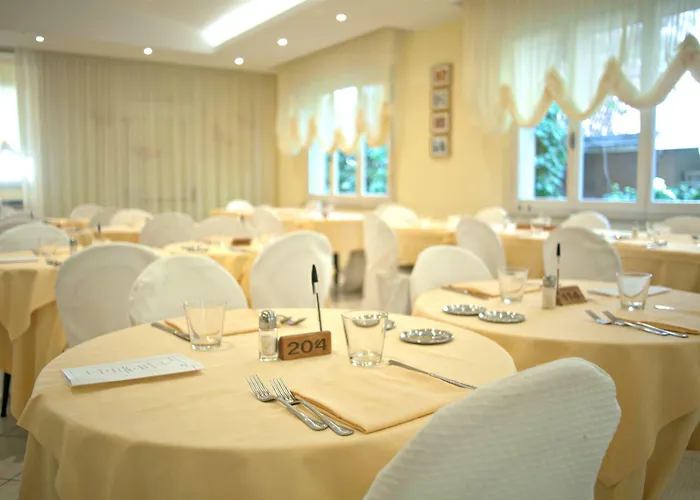 호텔 Cannes - In Pieno Centro 3*